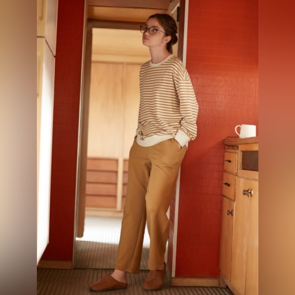 Uniqlo lounge wear PJ SET TOP + BOTTOM. Gently worn. - Picture 2 of 6